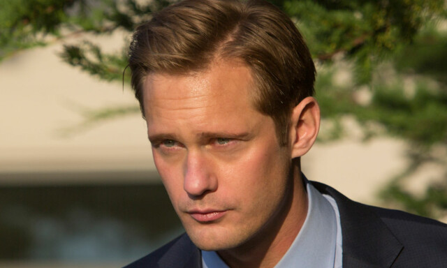 image: Tuller med Alexander Skarsgårds «kjempepenis». Det får feministblogg til å tordne: - Fortell det slik det er!